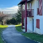 Hosta Piscine Vue Montagnes Apartmán *